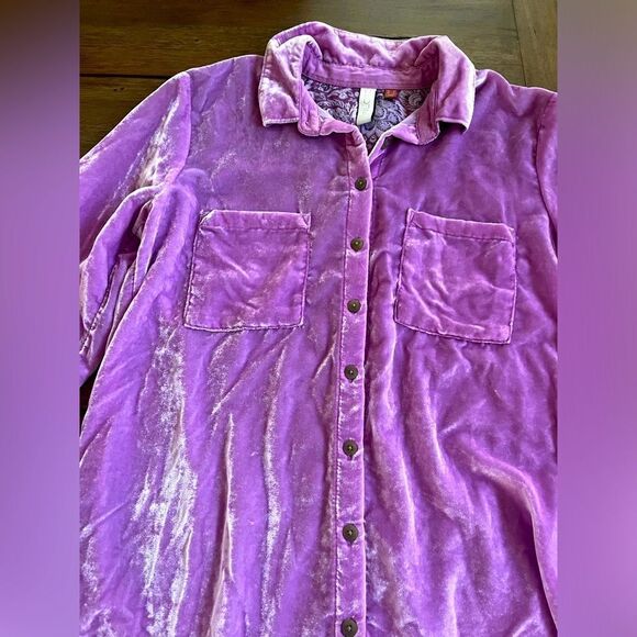 PILCRO
The Hadley Relaxed Buttondown Shirt :
Velvet Edition; Size 4 - Picture 7 of 11